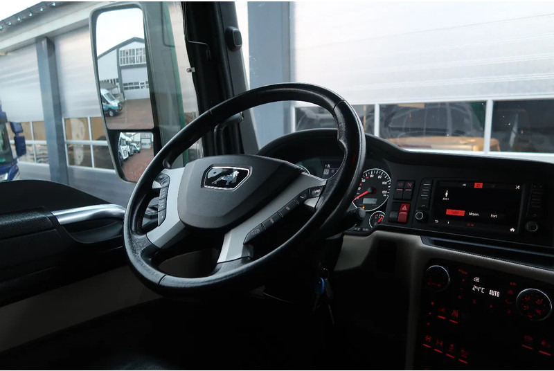 MAN TGX TGX 33.640 6X4 /RETARDER/ HYDRAULIK/ ALCOA'S/ LED/ ETC! - Tracteur routier: photos 2 MAN TGX TGX 33.640 6X4 /RETARDER/ HYDRAULIK/ ALCOA'S/ LED/ ETC! - Tracteur routier: photos 2