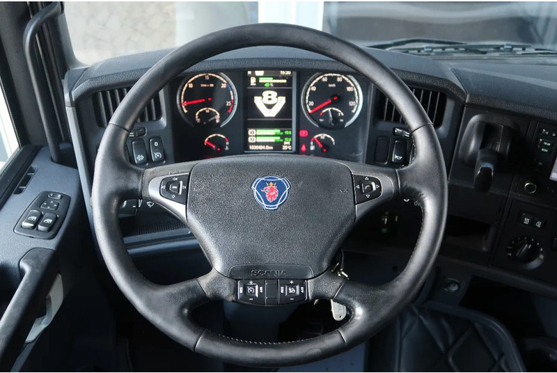 Photo d'intérieur 3: Tracteur routier Scania R520 V8 RETARDER/ DIFF LOCK/ PARK AIRCO/ 2X TANK