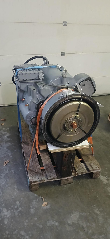 ZF 5 WG 261 - Transmission: photos 2 ZF 5 WG 261 - Transmission: photos 2