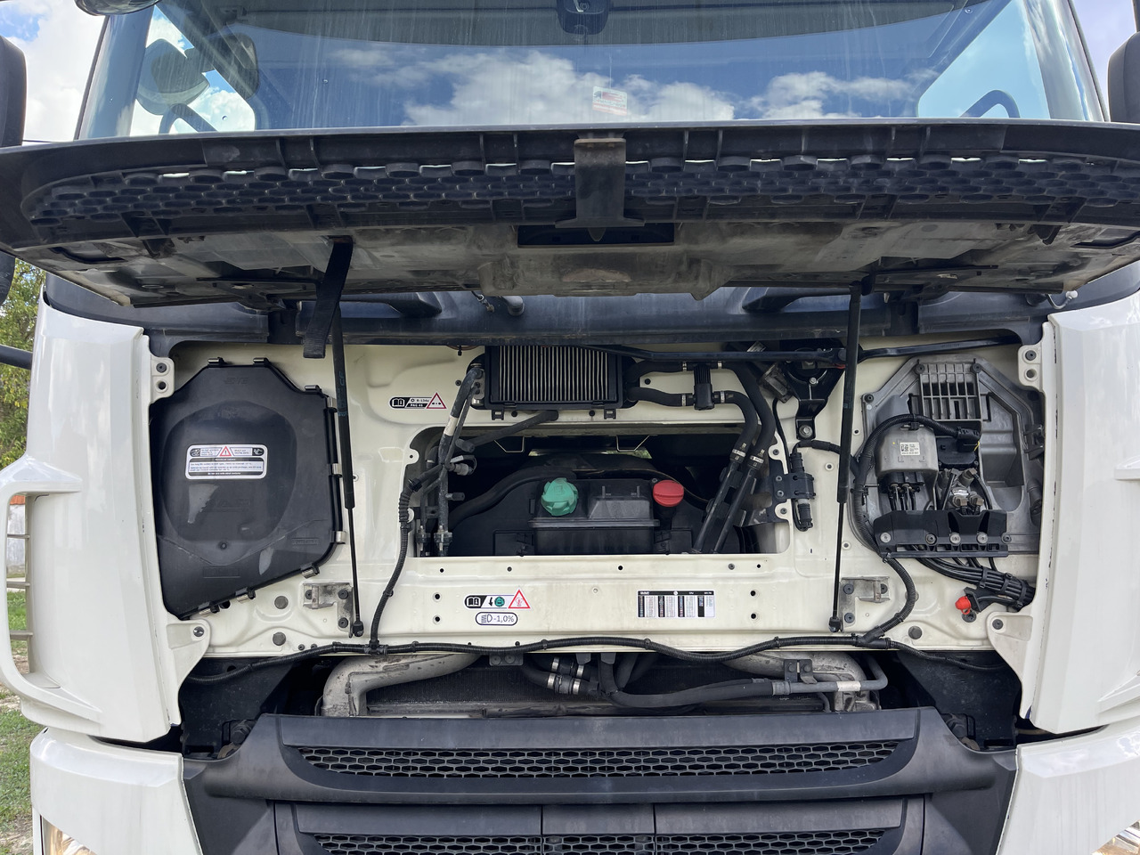 Tracteur routier Daf Cf 460 4x2 standard automatic: photos 6 Tracteur routier Daf Cf 460 4x2 standard automatic: photos 6