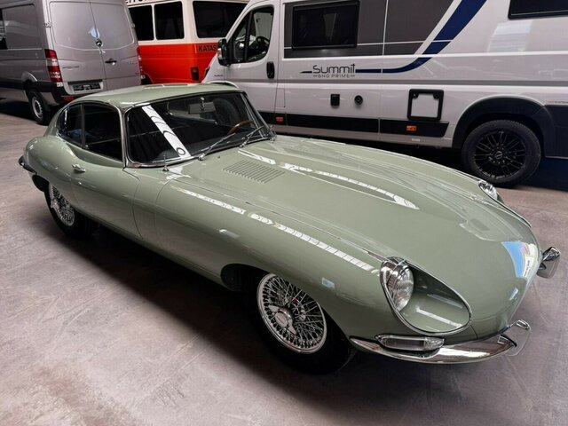 Voiture JAGUAR E-Type 4.2 Litre Series 1.5 FHC makellos!...: photos 6