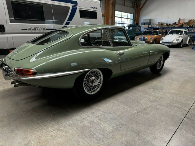 Voiture JAGUAR E-Type 4.2 Litre Series 1.5 FHC makellos!...: photos 23