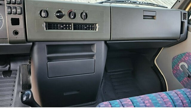 MERCEDES-BENZ 814 D T2 Vario 4x4 Allrad Topzustand!... - Fourgon aménagé: photos 3 MERCEDES-BENZ 814 D T2 Vario 4x4 Allrad Topzustand!... - Fourgon aménagé: photos 3