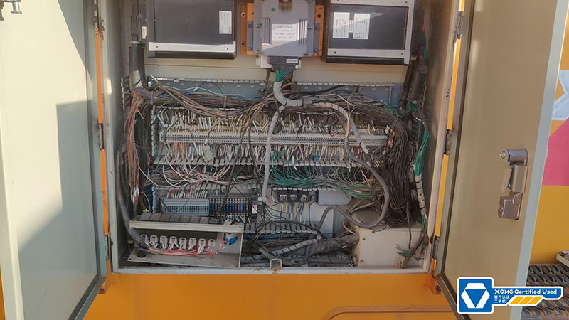 XCMG 500 tons 2016 XGC500 used lift machine crane with crawler for sale - Grue sur chenilles: photos 4 XCMG 500 tons 2016 XGC500 used lift machine crane with crawler for sale - Grue sur chenilles: photos 4