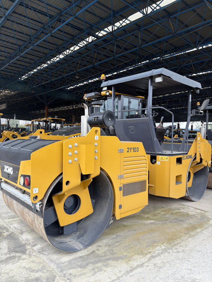 XCMG 8 ton 2Y103 double drum used vibratory road roller compactor 2022 - Rouleau compresseur: photos 3 XCMG 8 ton 2Y103 double drum used vibratory road roller compactor 2022 - Rouleau compresseur: photos 3