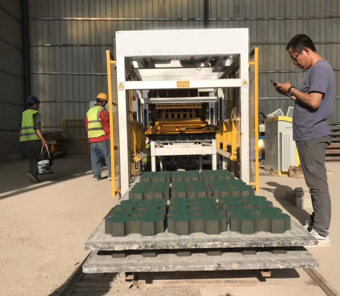 XCMG MM10-15 Hydraform Interlocking Brick Machine Block Making Machine in Nigeria Kenya South Africa - Pondeuse à parpaing: photos 2 XCMG MM10-15 Hydraform Interlocking Brick Machine Block Making Machine in Nigeria Kenya South Africa - Pondeuse à parpaing: photos 2