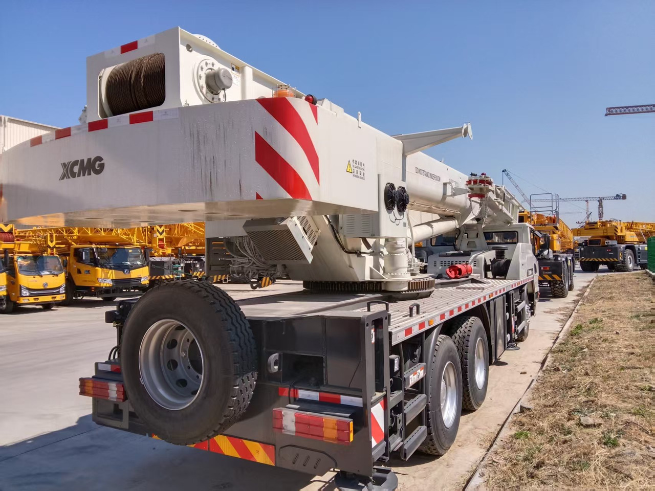 XCMG Official Construction Mini Mobile Crane QY30_TW 30 ton Used Small Hydraulic Crane Price - Grue mobile: photos 2 XCMG Official Construction Mini Mobile Crane QY30_TW 30 ton Used Small Hydraulic Crane Price - Grue mobile: photos 2