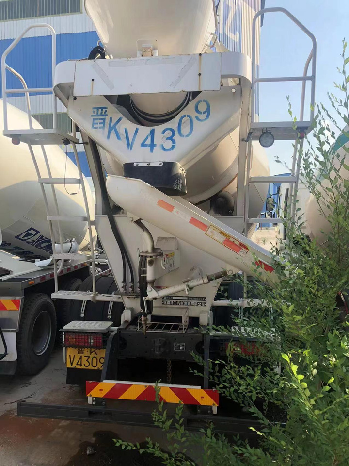 XCMG Official G12V 2021 Year 12m3 Used Cement Concrete Mixer Truck in Good Condition - Camion malaxeur: photos 5 XCMG Official G12V 2021 Year 12m3 Used Cement Concrete Mixer Truck in Good Condition - Camion malaxeur: photos 5