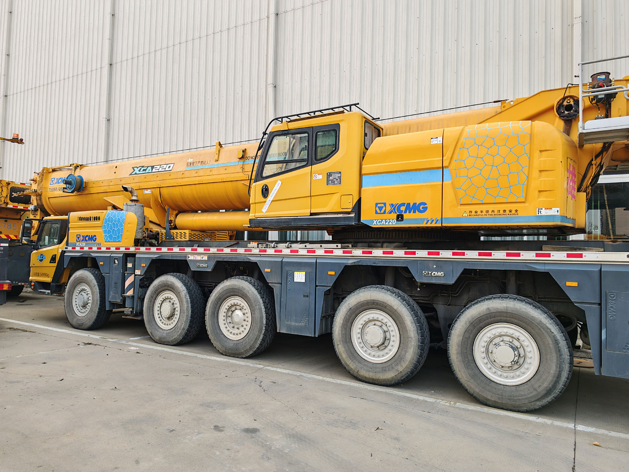 XCMG Official Mobile Jib Crane XCA220 Used Pickup Truck crane Best Price - Grue tout-terrain: photos 3 XCMG Official Mobile Jib Crane XCA220 Used Pickup Truck crane Best Price - Grue tout-terrain: photos 3