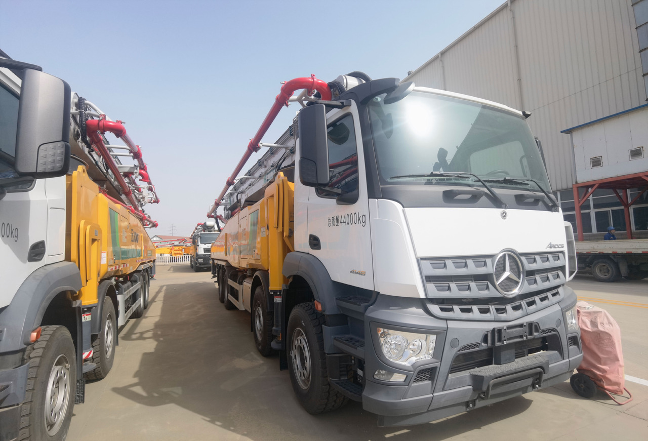 XCMG Official Schwing Concrete Pump HB62V Used Telescopic Concrete Pump Truck Price - Camion pompe: photos 2 XCMG Official Schwing Concrete Pump HB62V Used Telescopic Concrete Pump Truck Price - Camion pompe: photos 2