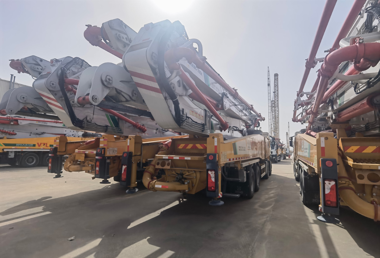 XCMG Official Used Diesel Concrete Pump 62m HB62V Truck-mounted Concrete Pump Hot Sale - Camion pompe: photos 4 XCMG Official Used Diesel Concrete Pump 62m HB62V Truck-mounted Concrete Pump Hot Sale - Camion pompe: photos 4