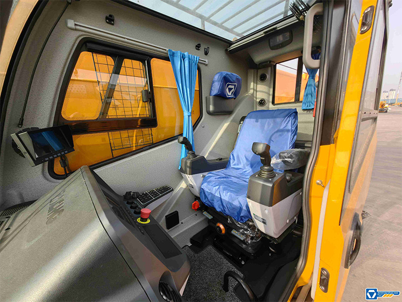 XCMG QY130K8C 130ton used crane boom truck for sale - Grue mobile: photos 3 XCMG QY130K8C 130ton used crane boom truck for sale - Grue mobile: photos 3
