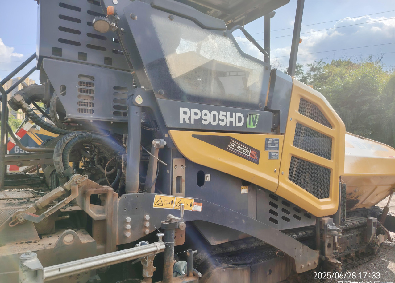 XCMG RP905HDIV used hydraulic mobile asphalt paver - Finisseur: photos 3 XCMG RP905HDIV used hydraulic mobile asphalt paver - Finisseur: photos 3