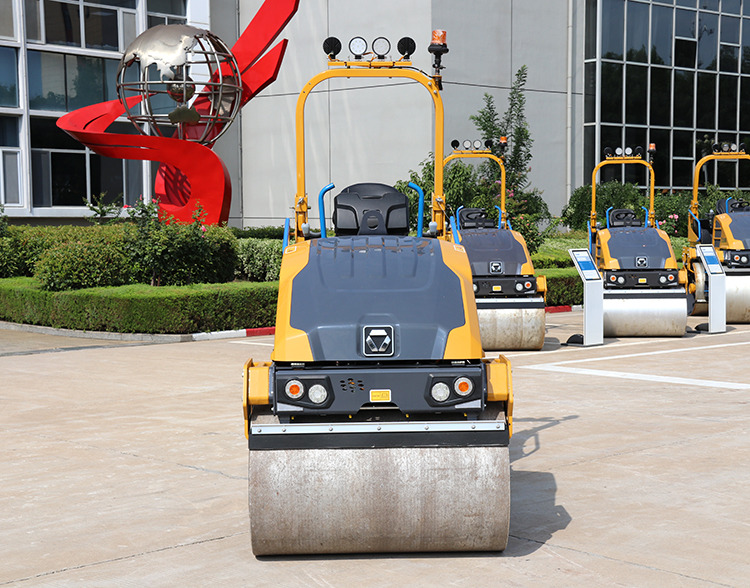 XCMG XD120VT diesel 2ton Light Mini Road Roller Machine - Rouleau compresseur: photos 5 XCMG XD120VT diesel 2ton Light Mini Road Roller Machine - Rouleau compresseur: photos 5