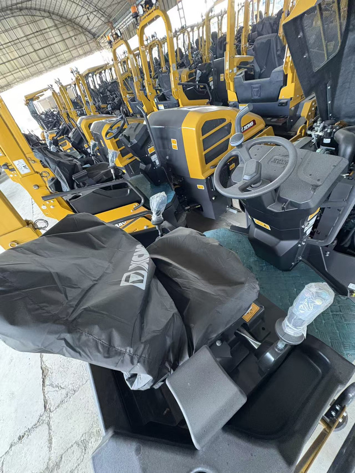 XCMG XD140VT 4ton small Light Diesel Vibratory Road Roller - Mini compacteur: photos 5 XCMG XD140VT 4ton small Light Diesel Vibratory Road Roller - Mini compacteur: photos 5