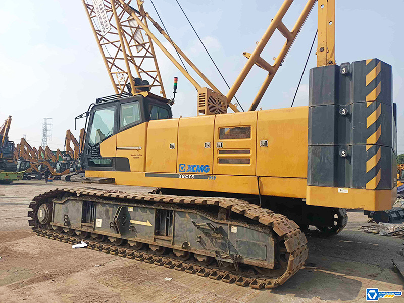 XCMG XGC75 small used 75ton crwler crane mobile with with Main Boom 58m - Grue sur chenilles: photos 2 XCMG XGC75 small used 75ton crwler crane mobile with with Main Boom 58m - Grue sur chenilles: photos 2