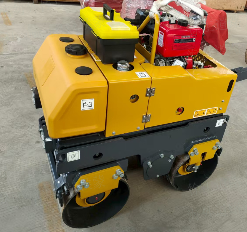 XCMG XMR083 light mini double drum 1 ton vibratory compactor - Mini compacteur: photos 4 XCMG XMR083 light mini double drum 1 ton vibratory compactor - Mini compacteur: photos 4