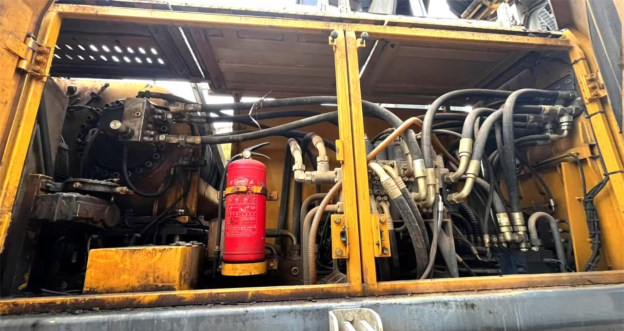 XCMG XR240E second hand rotary drilling rig pile machine price - Foreuse: photos 3 XCMG XR240E second hand rotary drilling rig pile machine price - Foreuse: photos 3