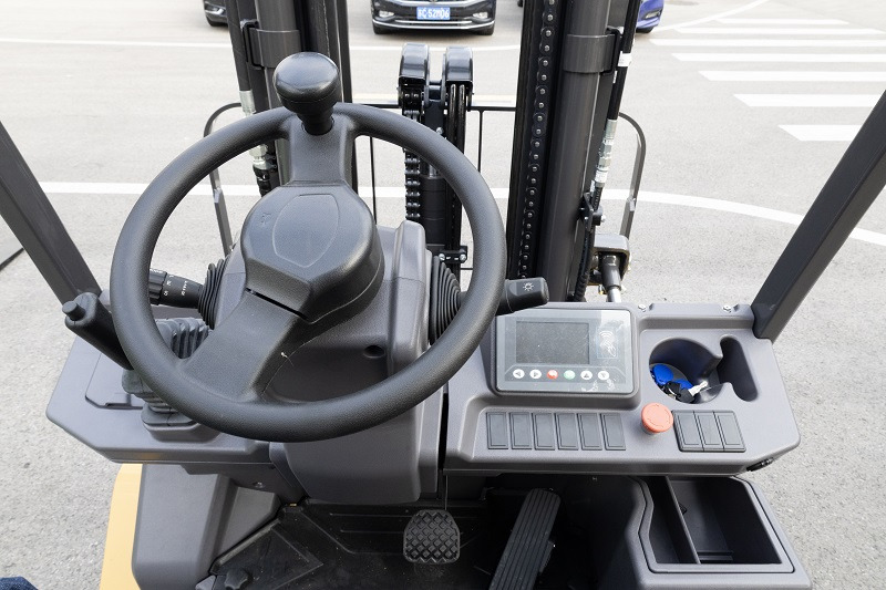 XCMG XVB40-G official brand new 4ton wheel forklift counterbalanced truck - Chariot élévateur électrique: photos 4 XCMG XVB40-G official brand new 4ton wheel forklift counterbalanced truck - Chariot élévateur électrique: photos 4