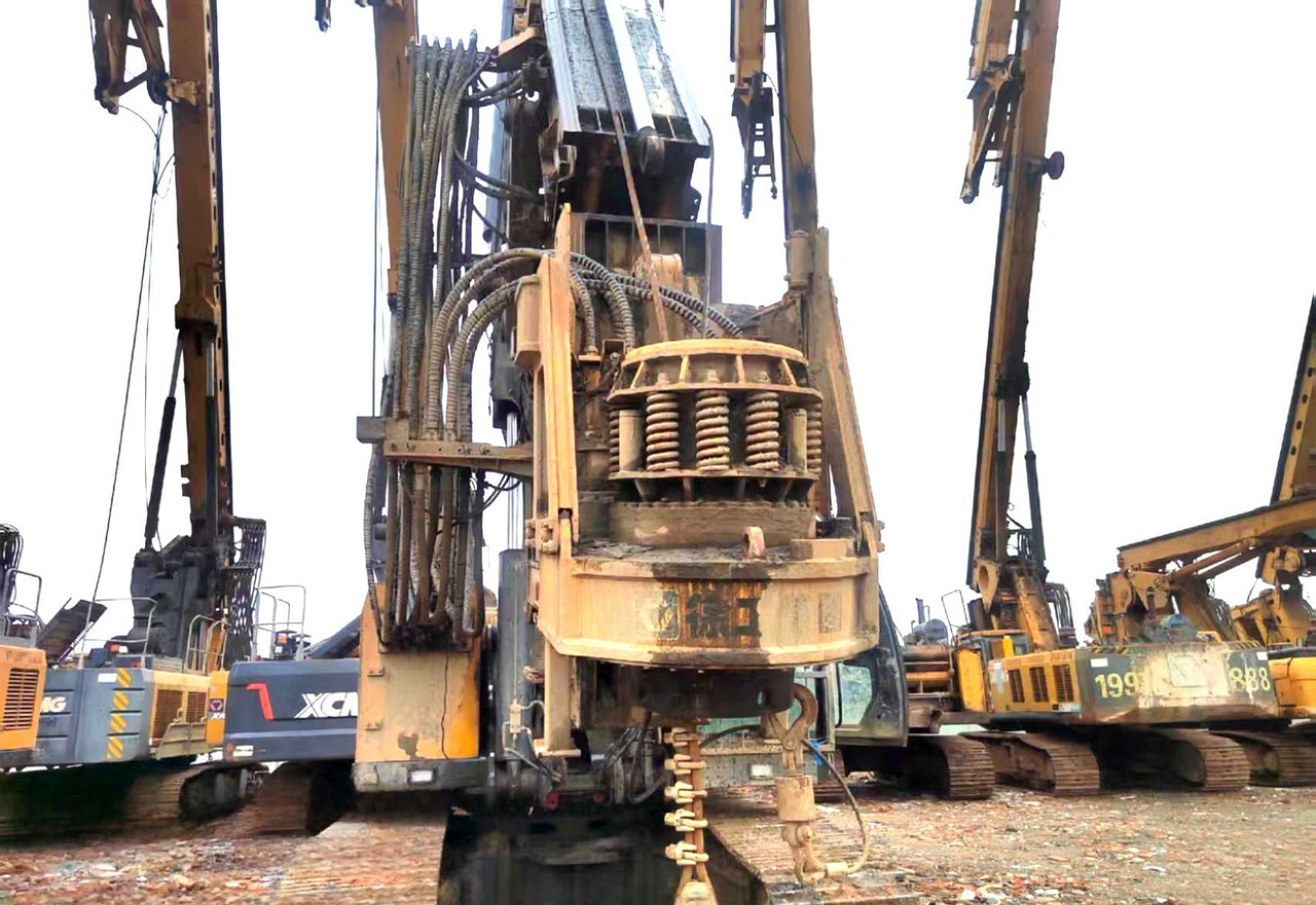 XCMG certified used rotary drilling rig XR240E - Foreuse: photos 3 XCMG certified used rotary drilling rig XR240E - Foreuse: photos 3