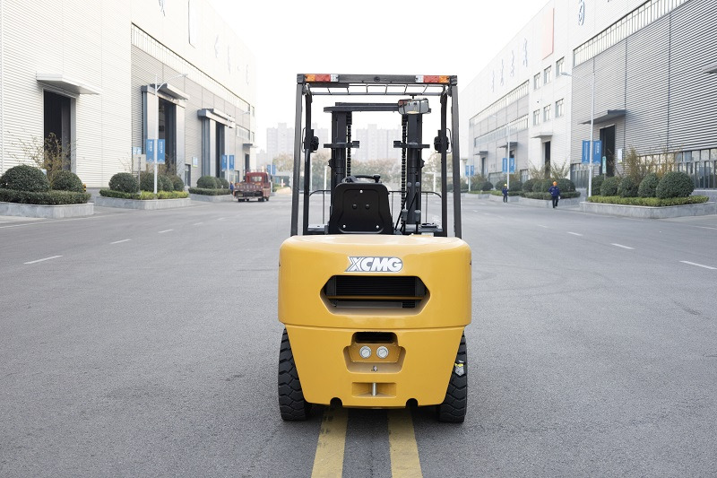XCMG hot sale XCF-30KT 3 ton diesel forklift truck - Chariot élévateur diesel: photos 5 XCMG hot sale XCF-30KT 3 ton diesel forklift truck - Chariot élévateur diesel: photos 5
