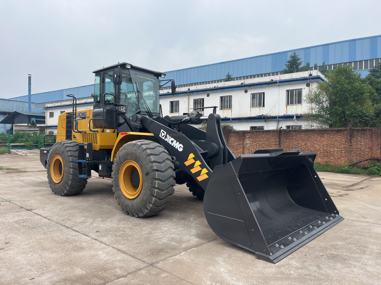 XCMG official 5 ton used wheel loader diesel LW500HV with high quality - Chargeuse sur pneus: photos 2 XCMG official 5 ton used wheel loader diesel LW500HV with high quality - Chargeuse sur pneus: photos 2