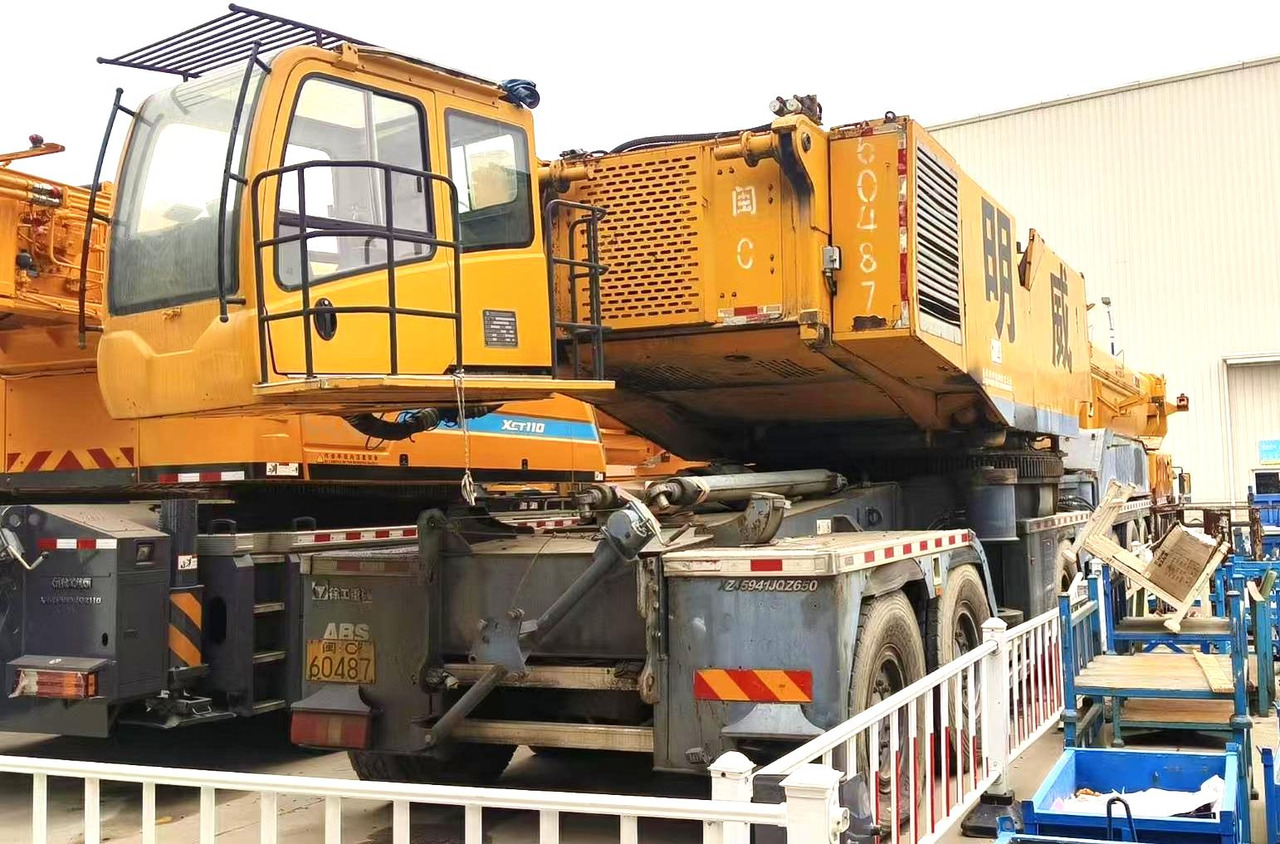 Grue tout-terrain XCMG second hand large ton all terrain crane 650 ton QAY650: photos 10 Grue tout-terrain XCMG second hand large ton all terrain crane 650 ton QAY650: photos 10