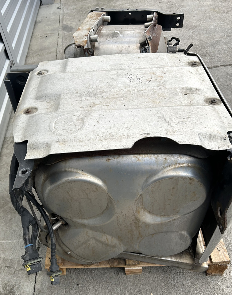 DAF CATALYTIC CONVERTER FOR DAF XF 106 BDF - Catalyseur: photos 2 DAF CATALYTIC CONVERTER FOR DAF XF 106 BDF - Catalyseur: photos 2