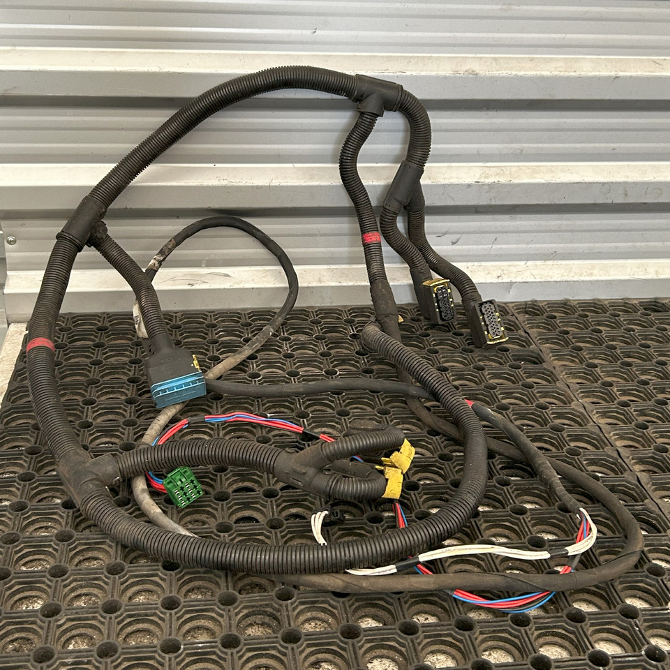 DAF CF EURO 6 CATALYTIC CONVERTER WIRING HARNESS - Système d'échappement: photos 1 DAF CF EURO 6 CATALYTIC CONVERTER WIRING HARNESS - Système d'échappement: photos 1
