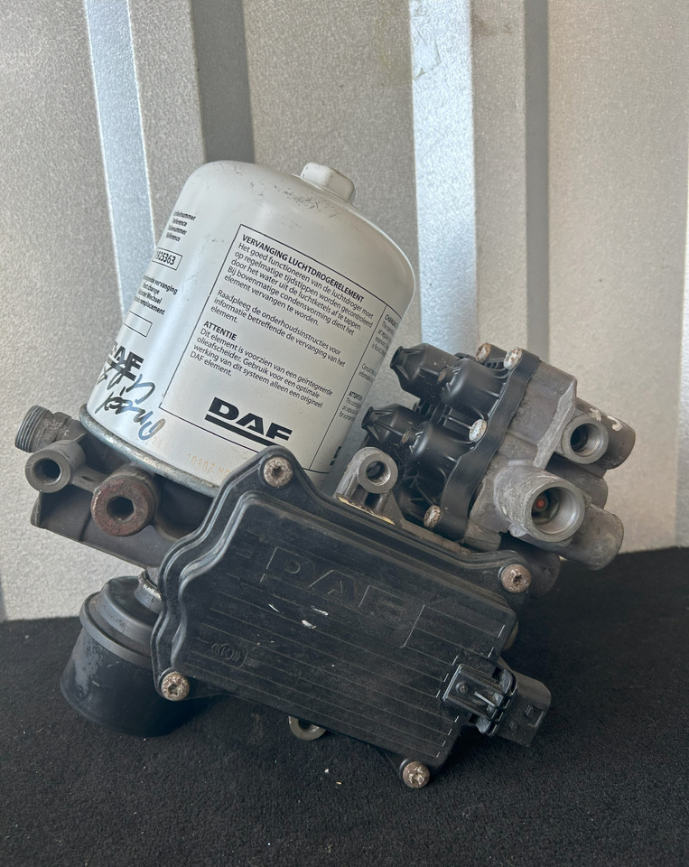 DAF CF XF 106 480 APU KIT ZEL2100 1973210 ( ELA1000 + AE6000) - Valve de frein: photos 2 DAF CF XF 106 480 APU KIT ZEL2100 1973210 ( ELA1000 + AE6000) - Valve de frein: photos 2