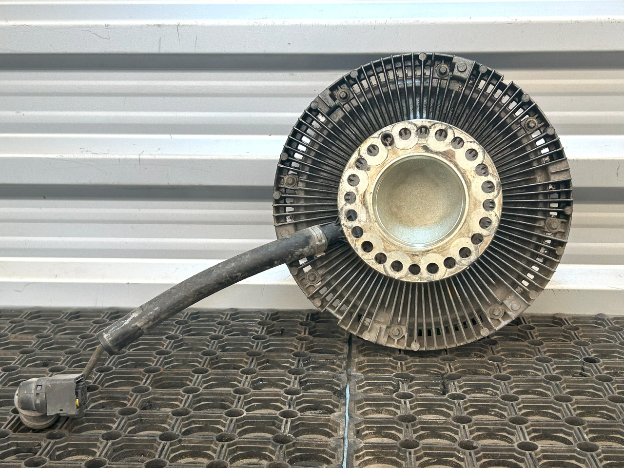DAF VISCOTIC CLUTCH VISCO DAF XF 106 460 - Ventilateur: photos 2 DAF VISCOTIC CLUTCH VISCO DAF XF 106 460 - Ventilateur: photos 2