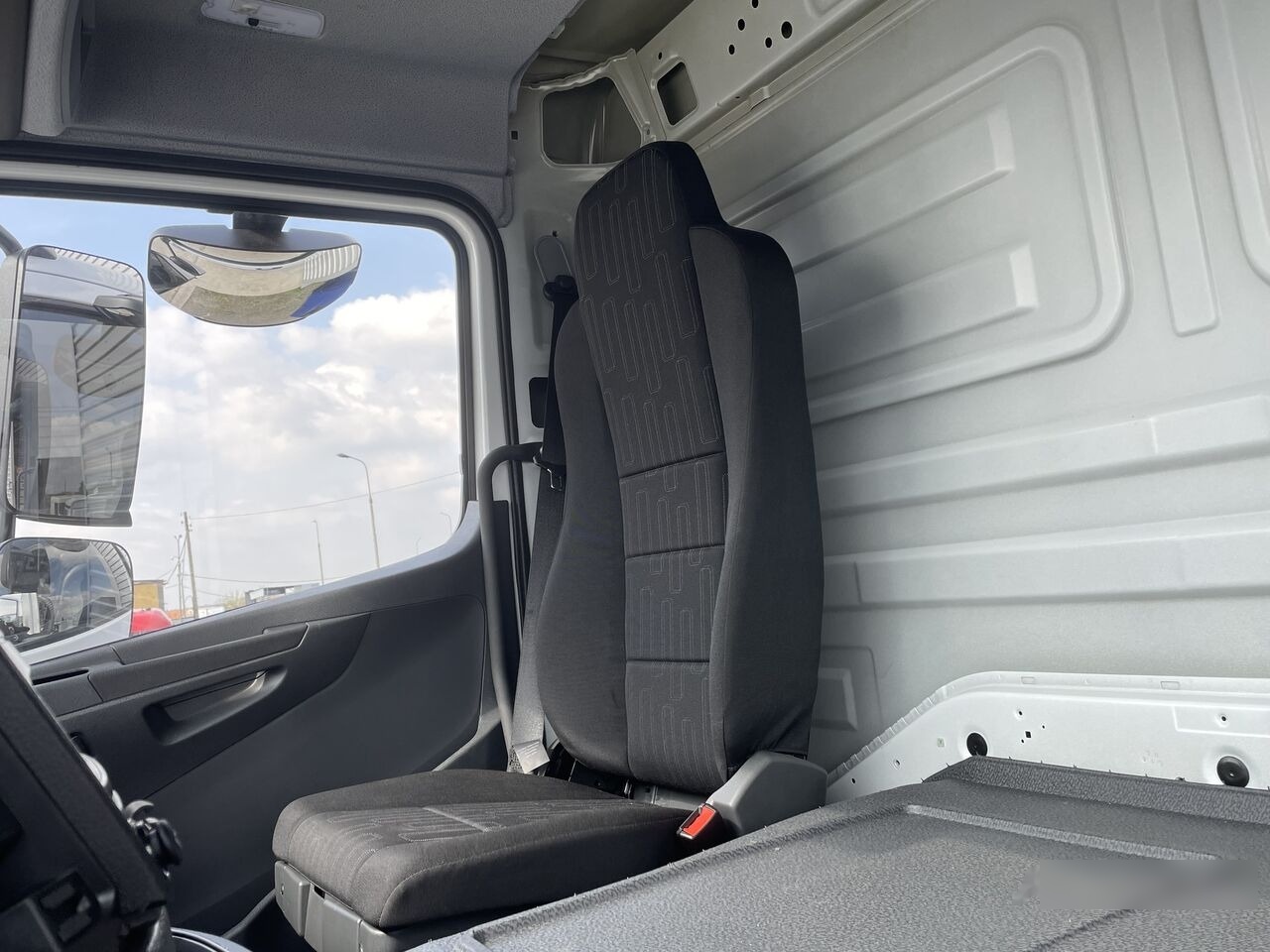 Cabine pour Camion neuf FRONT BUMPER COMPLETE EXTRA COST 800EU Mercedes-Benz ATEGO S-cab ClassicSpace, 2.30 m 2023   Mercedes-Benz ATEGO truck: photos 8