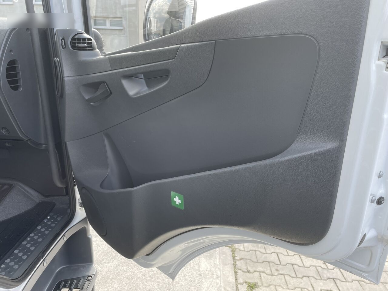 Cabine pour Camion neuf FRONT BUMPER COMPLETE EXTRA COST 800EU Mercedes-Benz ATEGO S-cab ClassicSpace, 2.30 m 2023   Mercedes-Benz ATEGO truck: photos 14