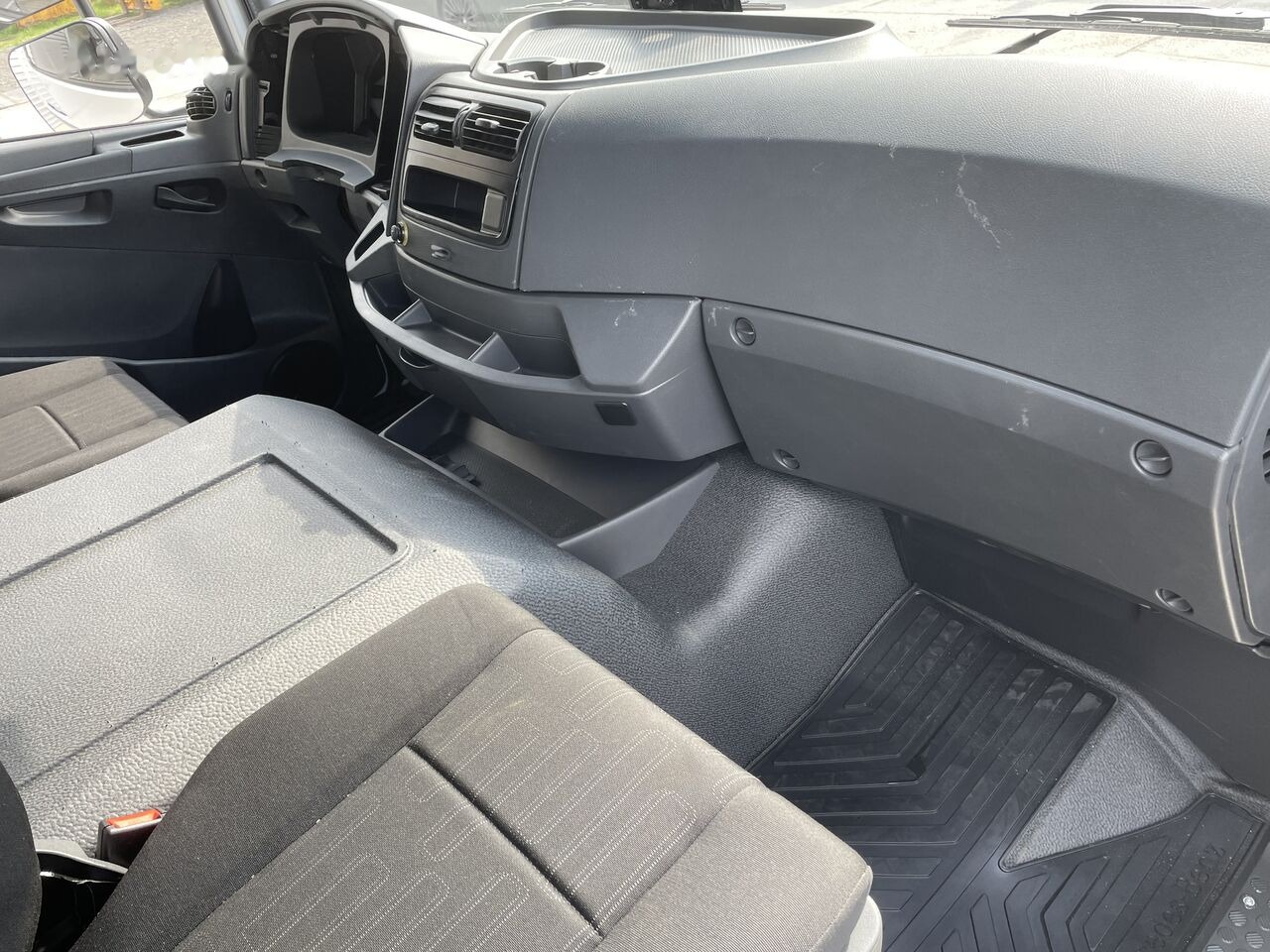 Cabine pour Camion neuf FRONT BUMPER COMPLETE EXTRA COST 800EU Mercedes-Benz ATEGO S-cab ClassicSpace, 2.30 m 2023   Mercedes-Benz ATEGO truck: photos 13