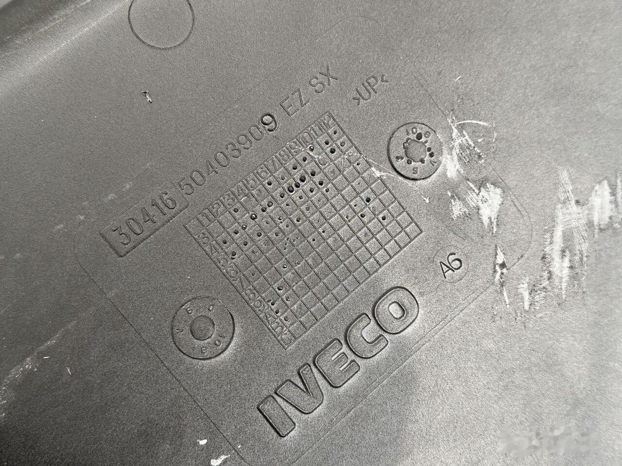 IVECO EUROCARGO LEFT 50403909 IVECO 50403909 - Marchepied pour Camion: photos 4 IVECO EUROCARGO LEFT 50403909 IVECO 50403909 - Marchepied pour Camion: photos 4