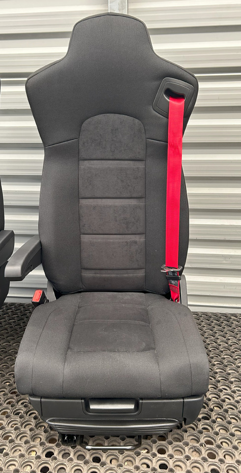 IVECO NEW SEAT IVECO S-WAY - Siège: photos 4 IVECO NEW SEAT IVECO S-WAY - Siège: photos 4