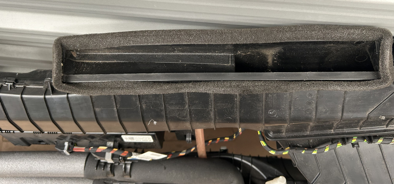 MERCEDES ACTROS MP4 PARKING AIR CONDITIONING - Pièce de climatisation: photos 5 MERCEDES ACTROS MP4 PARKING AIR CONDITIONING - Pièce de climatisation: photos 5