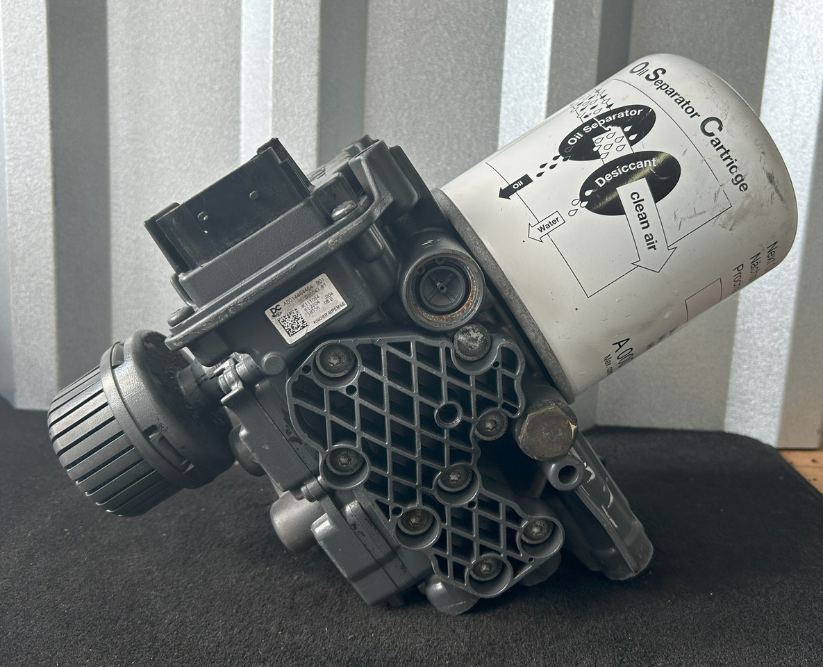 MERCEDES-BENZ ACTROS MP4 EAPU AIR DRYER EL 2204 - Pièces de frein pour Camion: photos 2 MERCEDES-BENZ ACTROS MP4 EAPU AIR DRYER EL 2204 - Pièces de frein pour Camion: photos 2