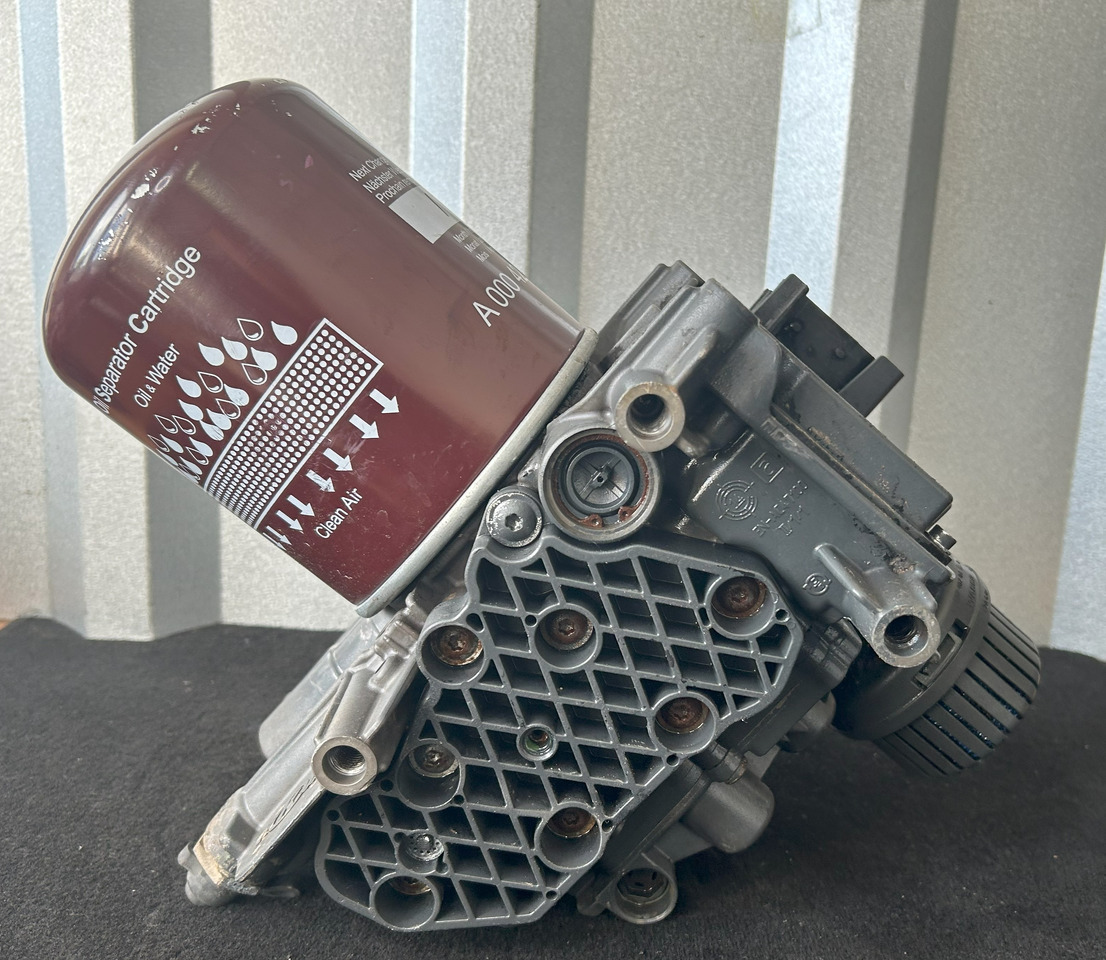 MERCEDES-BENZ ACTROS MP4 EAPU AIR DRYER - Pièces de frein pour Camion: photos 2 MERCEDES-BENZ ACTROS MP4 EAPU AIR DRYER - Pièces de frein pour Camion: photos 2