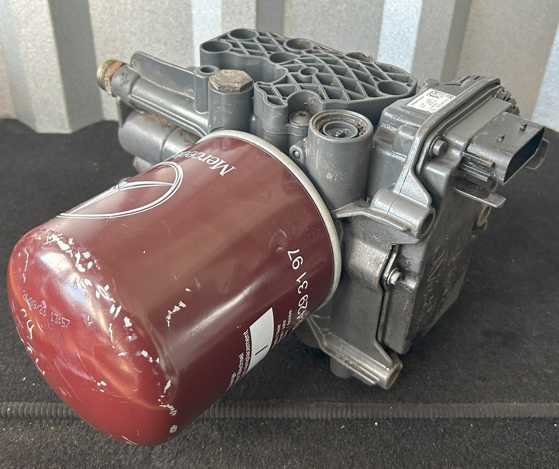 MERCEDES-BENZ ACTROS MP4 EAPU AIR DRYER - Pièces de frein pour Camion: photos 5 MERCEDES-BENZ ACTROS MP4 EAPU AIR DRYER - Pièces de frein pour Camion: photos 5