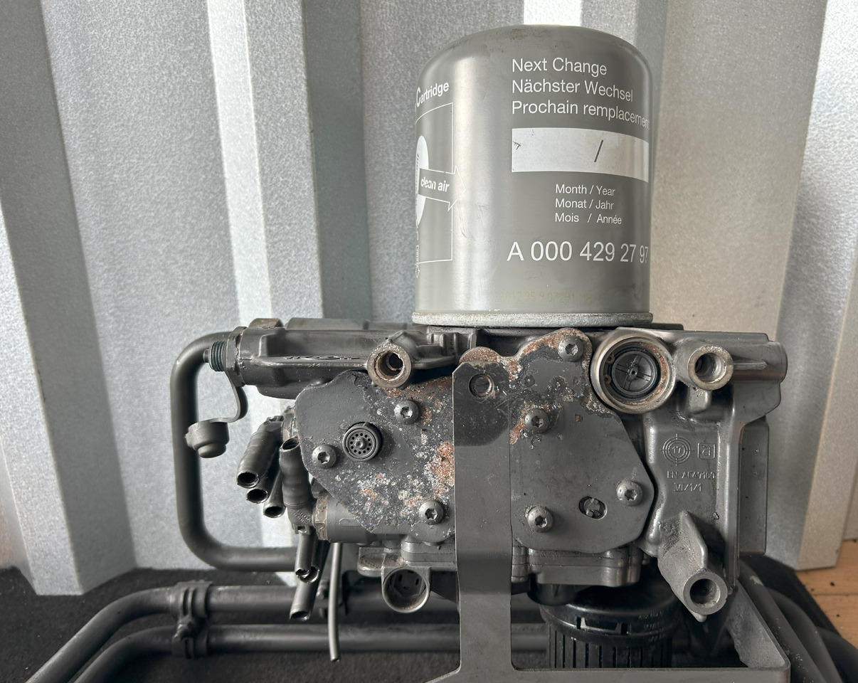 MERCEDES-BENZ ACTROS MP4 EAPU AIR DRYER WITH COIL - Pièces de frein pour Camion: photos 2 MERCEDES-BENZ ACTROS MP4 EAPU AIR DRYER WITH COIL - Pièces de frein pour Camion: photos 2
