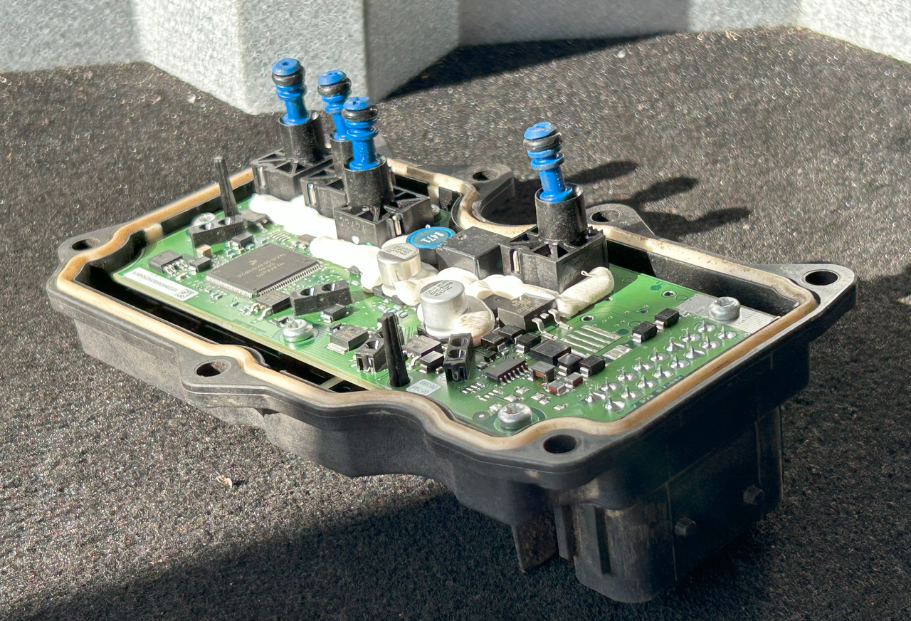 MERCEDES-BENZ ACTROS MP4 EAPU ECU ELECTRONICS - Bloc de gestion: photos 3 MERCEDES-BENZ ACTROS MP4 EAPU ECU ELECTRONICS - Bloc de gestion: photos 3