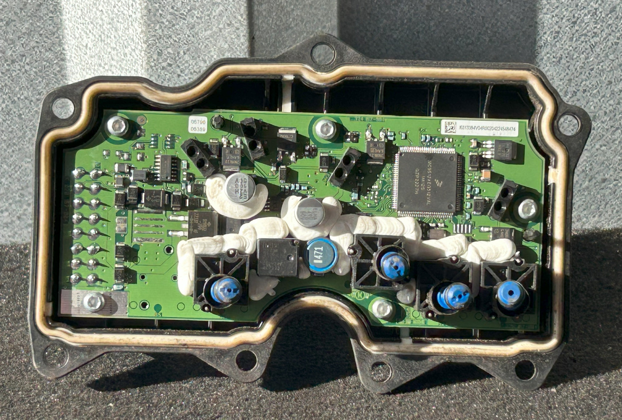 MERCEDES-BENZ ACTROS MP4 EAPU ECU ELECTRONICS - Bloc de gestion: photos 2 MERCEDES-BENZ ACTROS MP4 EAPU ECU ELECTRONICS - Bloc de gestion: photos 2