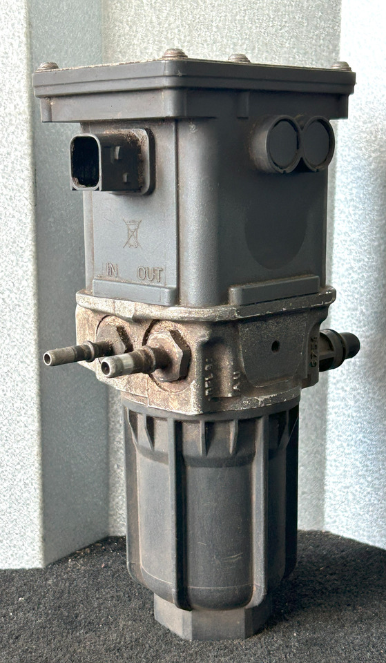 MERCEDES-BENZ AROCS MP4 ADBLUE PUMP - Système d'échappement pour Camion: photos 3 MERCEDES-BENZ AROCS MP4 ADBLUE PUMP - Système d'échappement pour Camion: photos 3