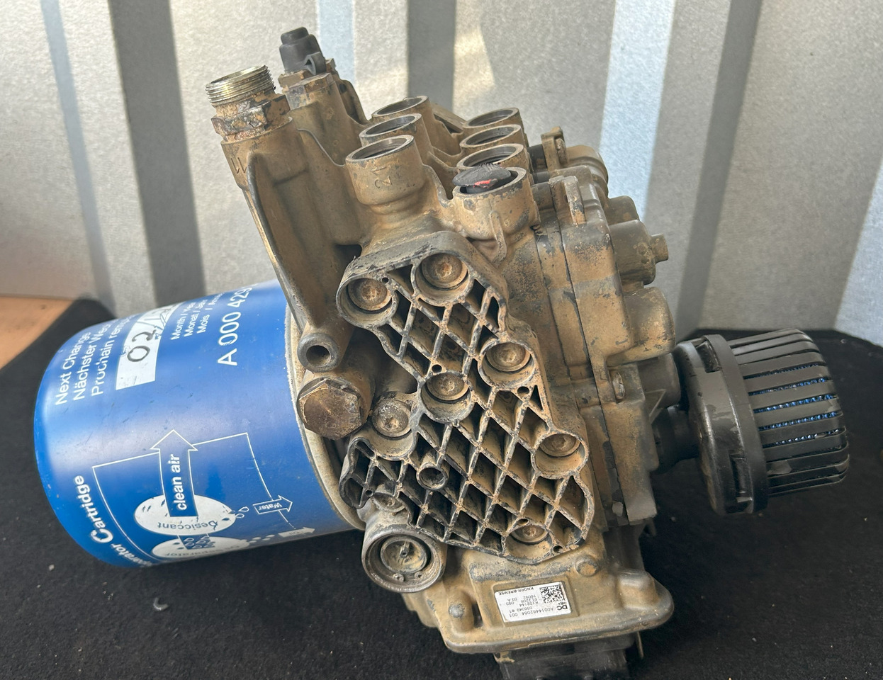 MERCEDES-BENZ AROCS MP4 EAPU AIR DRYER - Pièces de frein pour Camion: photos 4 MERCEDES-BENZ AROCS MP4 EAPU AIR DRYER - Pièces de frein pour Camion: photos 4