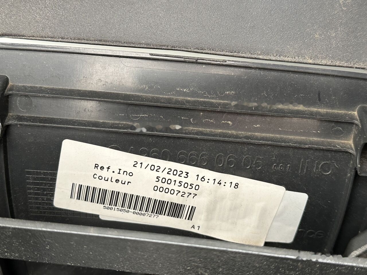 Mercedes-Benz ACTROS MP4 A9606663303 Mercedes-Benz A9606663303 - Marchepied pour Camion: photos 5 Mercedes-Benz ACTROS MP4 A9606663303 Mercedes-Benz A9606663303 - Marchepied pour Camion: photos 5