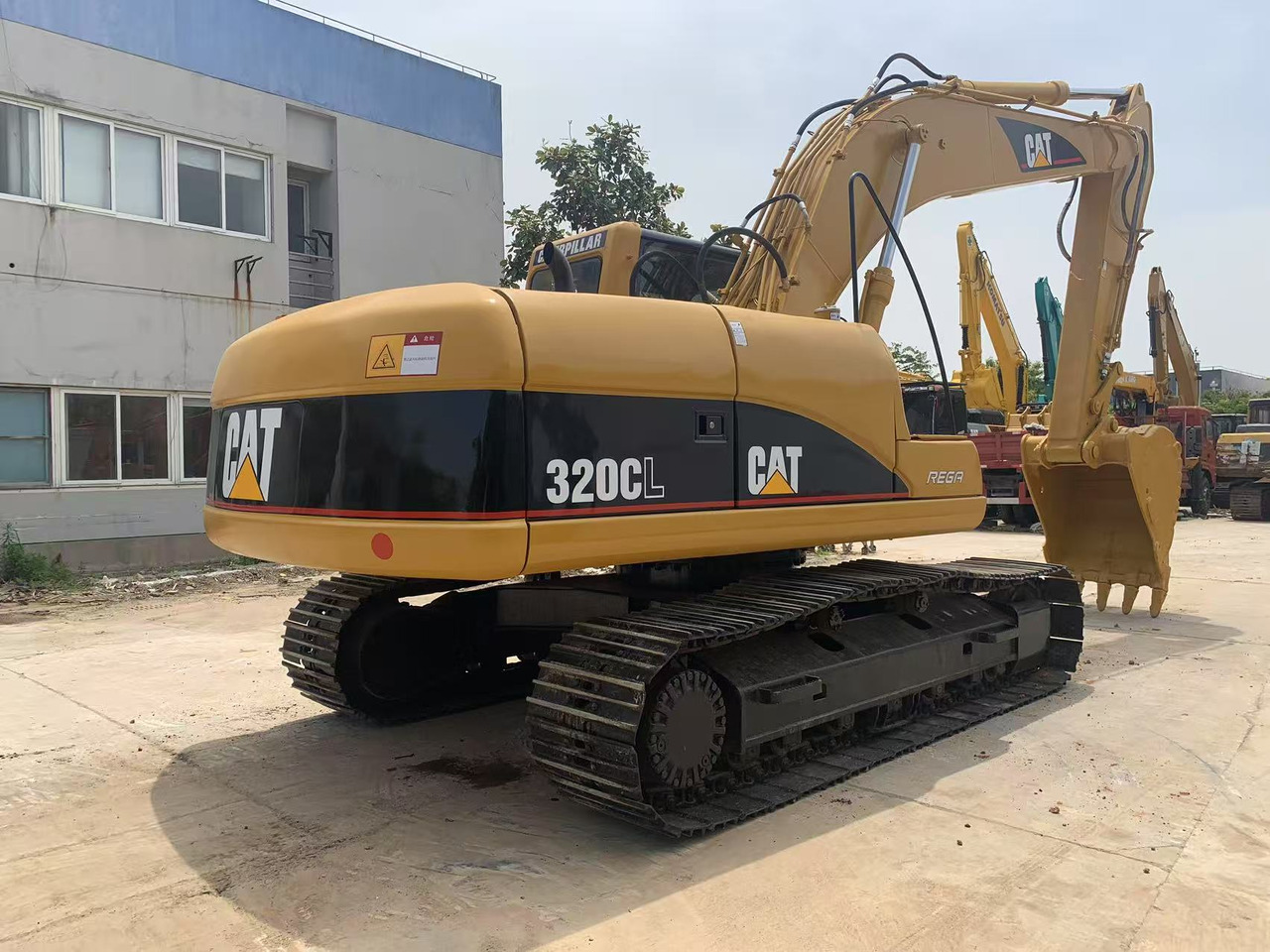 CATERPILLAR 20 ton Crawler Excavator CAT 320C, 320D - Pelle sur chenille: photos 2 CATERPILLAR 20 ton Crawler Excavator CAT 320C, 320D - Pelle sur chenille: photos 2