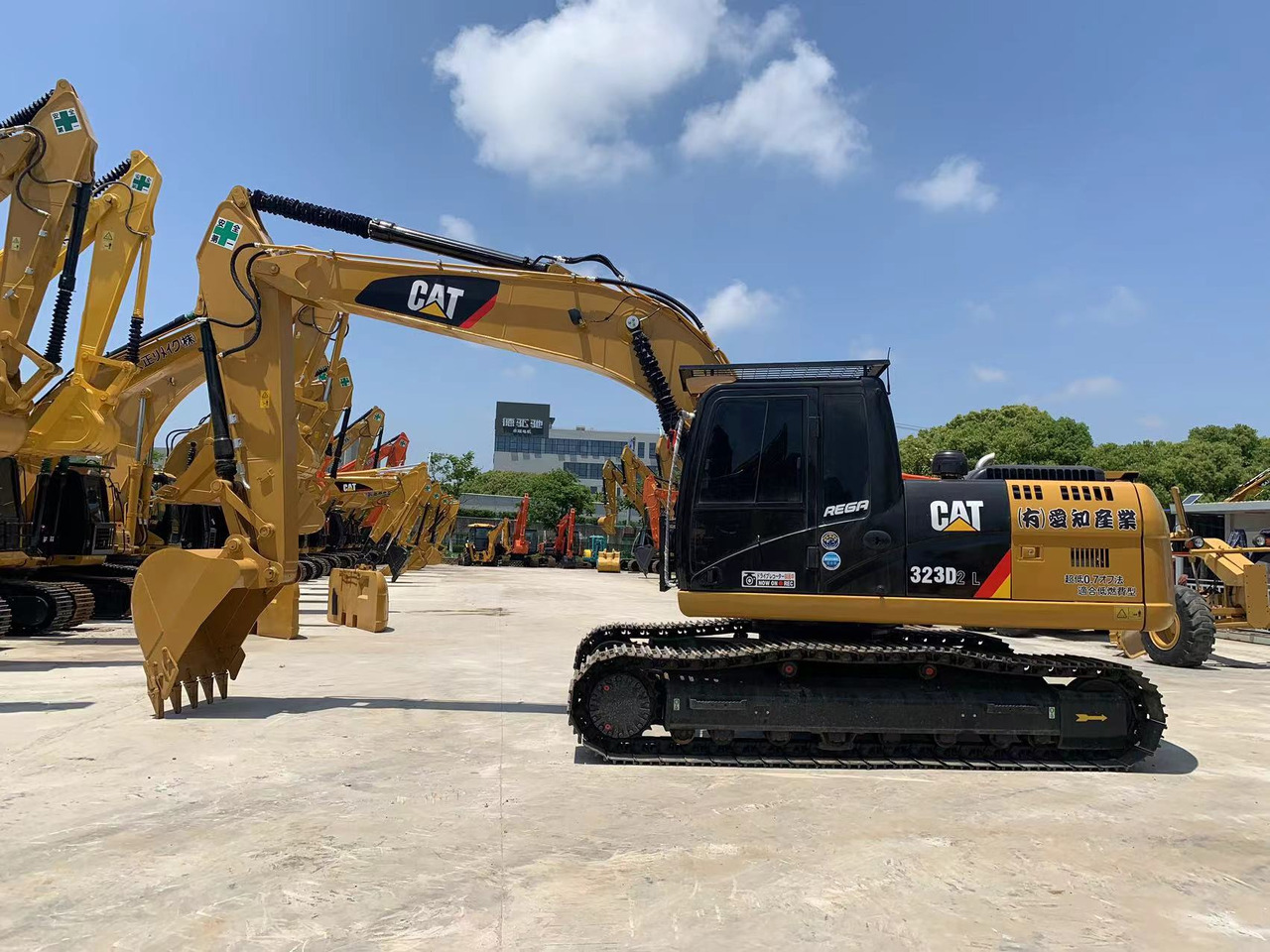 Caterpillar Excavator 320, 323 with Mechanical Engine Mitsubishi S6K - Pelle sur chenille: photos 1 Caterpillar Excavator 320, 323 with Mechanical Engine Mitsubishi S6K - Pelle sur chenille: photos 1
