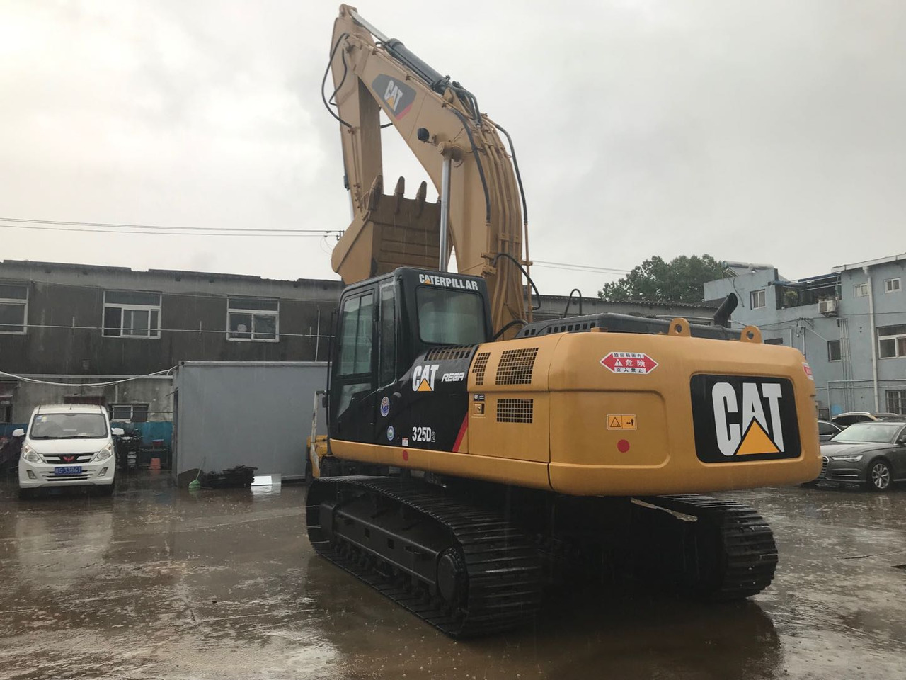 Caterpillar Used Excavator Cheap Price CAT 325D, 325BL Made in Japan - Pelle sur chenille: photos 2 Caterpillar Used Excavator Cheap Price CAT 325D, 325BL Made in Japan - Pelle sur chenille: photos 2