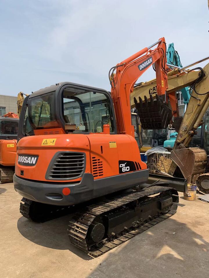 Doosan mini excavator 6 ton small digger Doosan DH60, DX60 - Mini pelle: photos 2 Doosan mini excavator 6 ton small digger Doosan DH60, DX60 - Mini pelle: photos 2